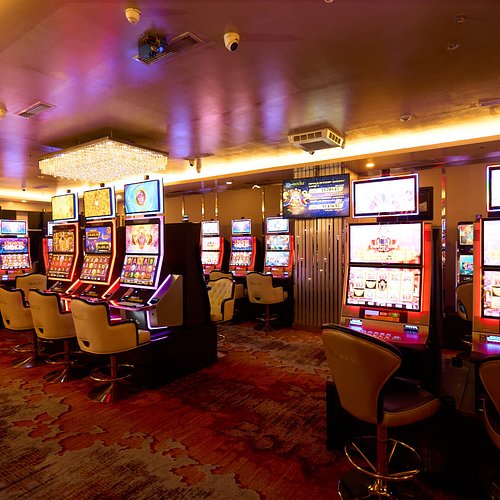 Privé casino salon met gereserveerde zitplaatsen